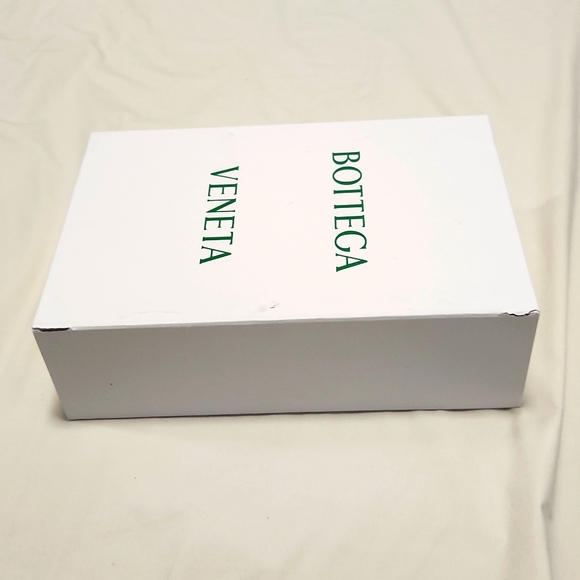 Bottega Veneta Empty Box White - Picture 3 of 11